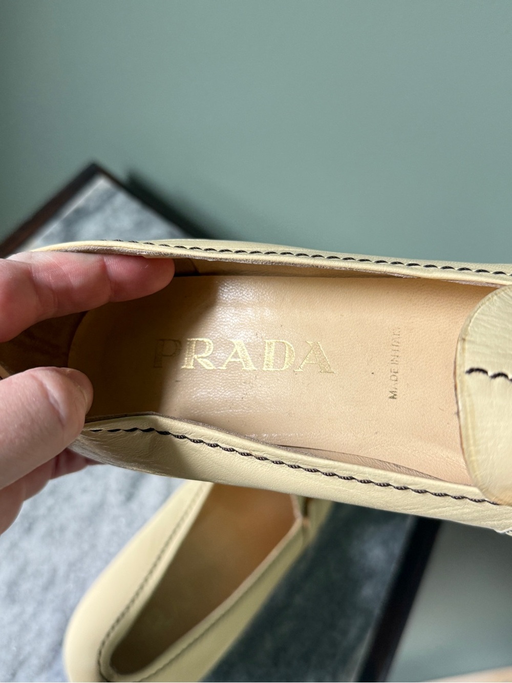 PRADA Vintage Cream Pointy Toe/ Link Detail/ Kitten Heel - Size 36.5 - Picture 4 of 5